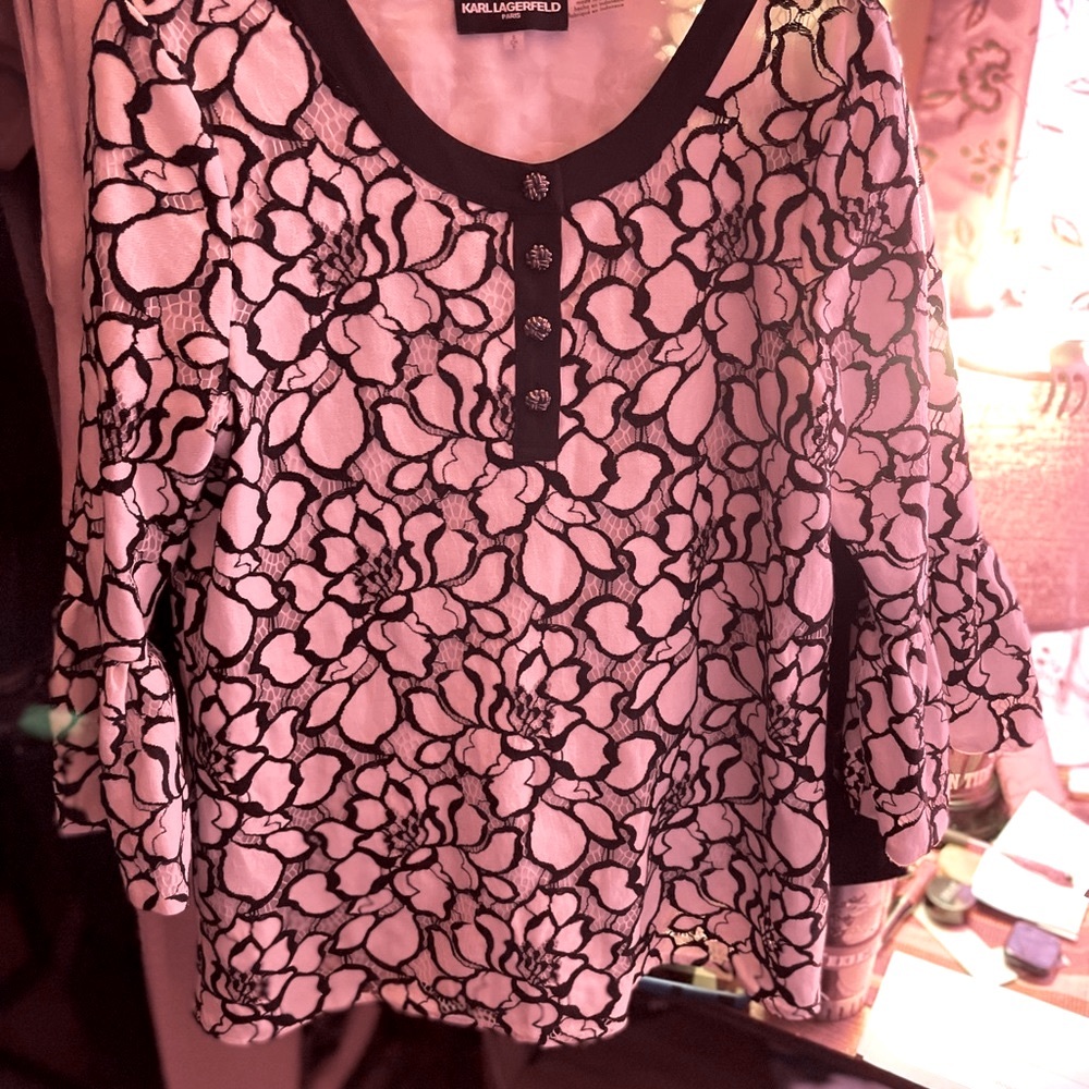 Black and white super cute dress shirt size small comes with black dress shorts